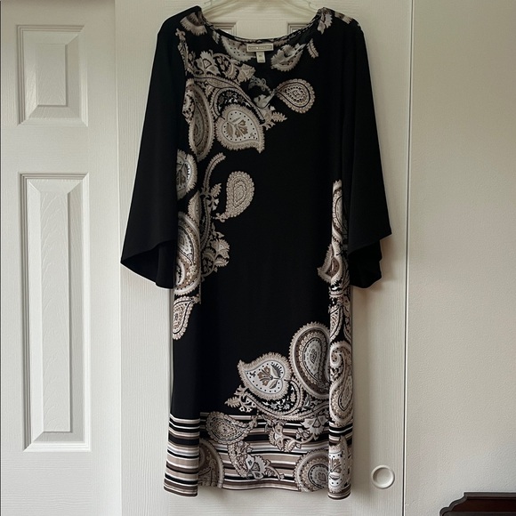 Dana Buchman Dresses & Skirts - Dana Buchman Dress